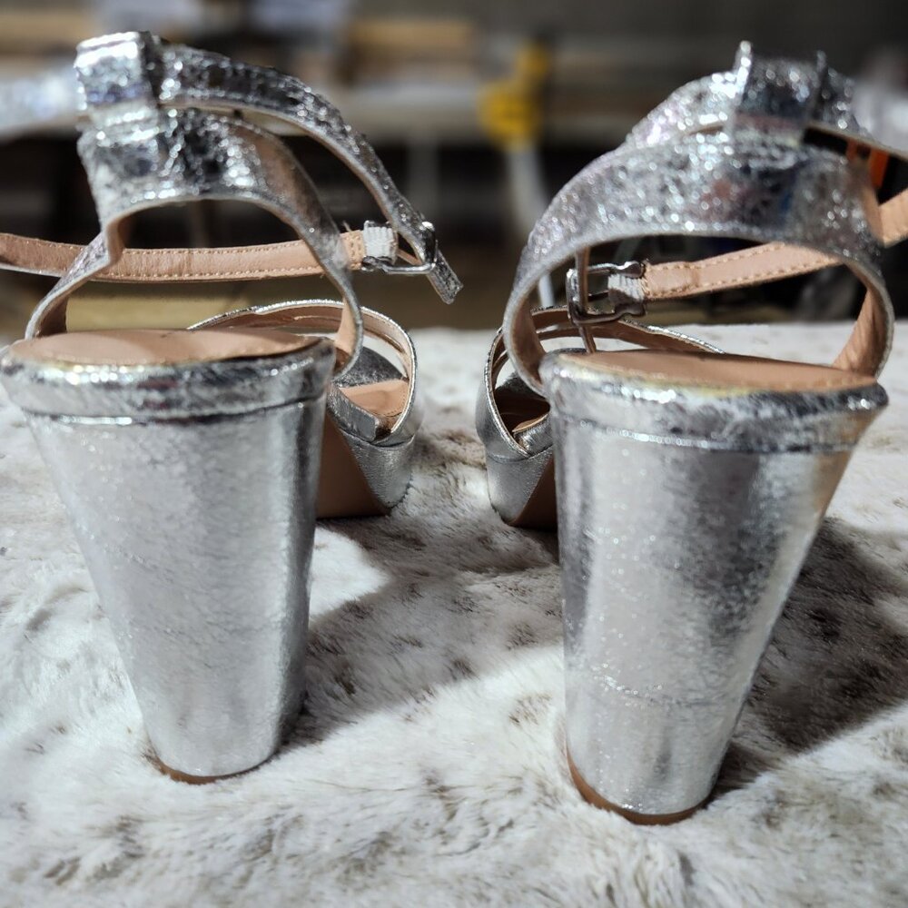 NEW Torrid Silver Metallic Platform Block Heel Sandals sz 11W - Picture 2 of 3
